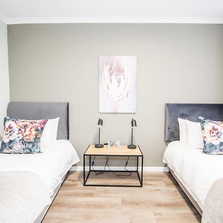 Two Greenpoint Mews With Back Up Power For Loadshedding Plettenberg Bay Kültér fotó